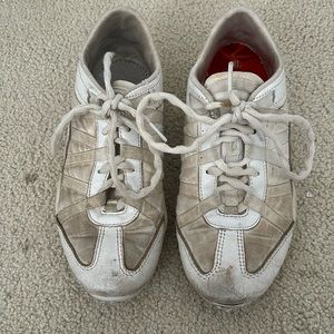 varsity evolution cheer shoes
